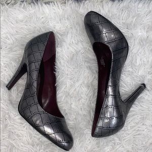 Jessica Simpson silver Brenda 2 faux leather pumps